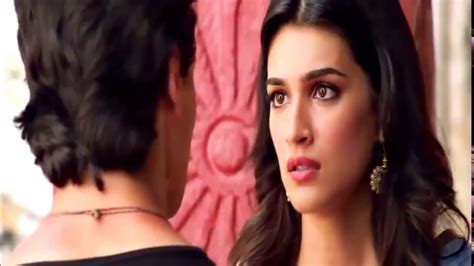 kriti sanon hot romance